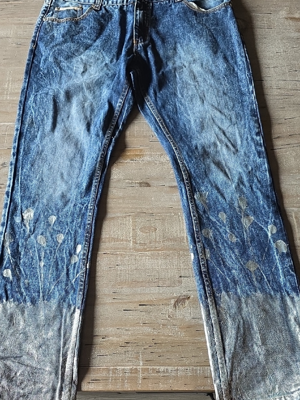Men’s Denim Jeans with Distressed Paint Effect